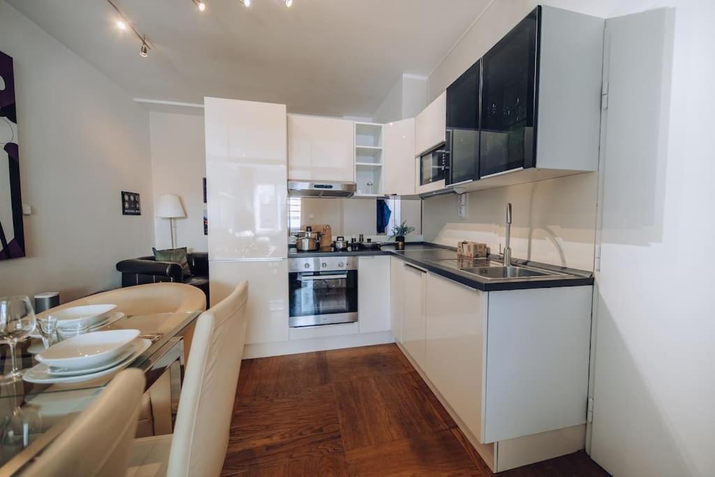 Downtown 2Bd Riverside Apartment Near Dancing House Praga Zewnętrze zdjęcie